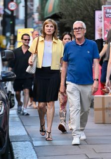 Fiona Bruce feet photo thumbnail