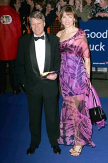 Fiona Bruce feet photo thumbnail