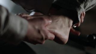 Fiona Dourif feet photo thumbnail