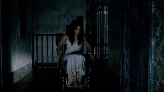 Fiona Dourif feet photo thumbnail