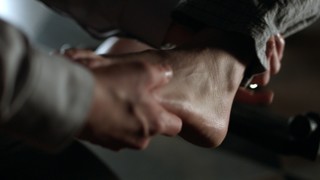 Fiona Dourif feet photo thumbnail