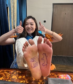 Fiona Fan feet photo thumbnail