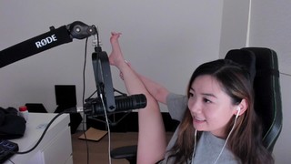 Fiona Fan feet photo thumbnail