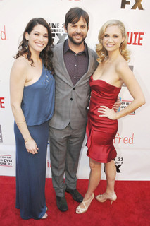 Fiona Gubelmann feet photo thumbnail