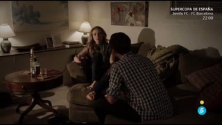 Fiona Gubelmann feet photo thumbnail