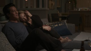 Fiona Gubelmann feet photo thumbnail