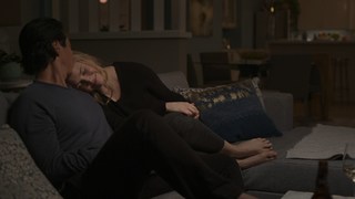 Fiona Gubelmann feet photo thumbnail