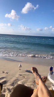 Fiona Gubelmann feet photo thumbnail