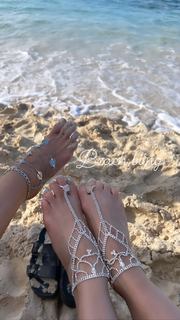 Fiona Gubelmann feet photo thumbnail