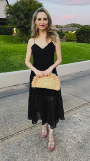 Fiona Gubelmann feet photo thumbnail