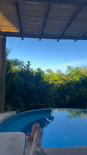 Fiona Gubelmann feet photo thumbnail