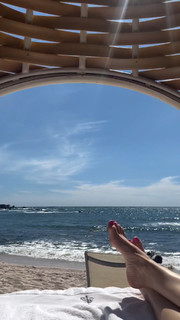 Fiona Gubelmann feet photo thumbnail