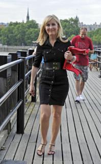 Fiona Phillips feet photo 9
