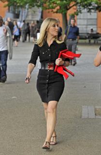 Fiona Phillips feet photo 5