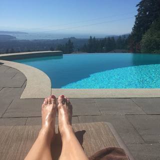 Fiona Vroom feet photo 13