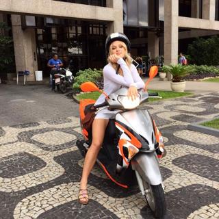 Fiorella Mattheis feet photo thumbnail