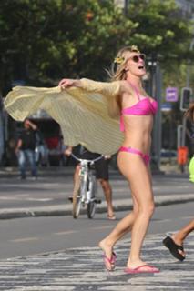 Fiorella Mattheis feet photo thumbnail