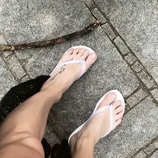 Fiorella Mattheis feet photo thumbnail