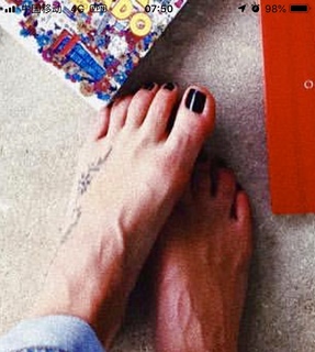 Fiorella Mattheis feet photo thumbnail