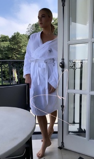 Fiorella Mattheis feet photo thumbnail