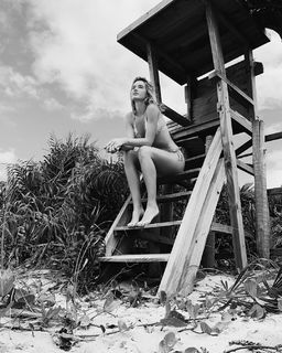 Fiorella Mattheis feet photo thumbnail