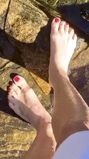 Fiorella Mattheis feet photo thumbnail
