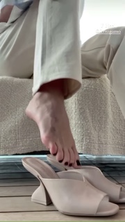 Fiorella Mattheis feet photo thumbnail
