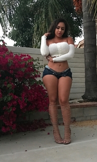 Fiorella Viñas feet photo 2