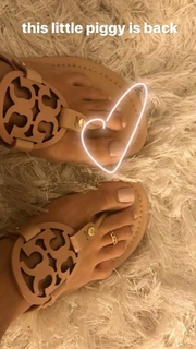 Fiorella Viñas feet photo 3