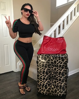 Fiorella Viñas feet photo 1