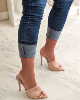 Fiorella Viñas feet photo 15