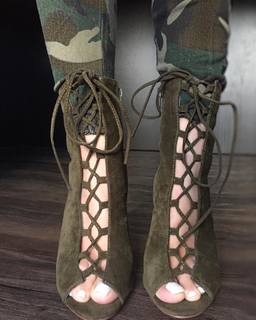 Fiorella Viñas feet photo 18