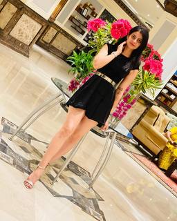 Fiza Chaudhary feet photo 8