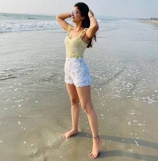 Fiza Chaudhary feet photo 5