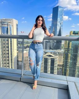Fiza Chaudhary feet photo 14