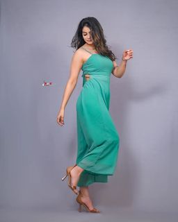 Fiza Chaudhary feet photo 1