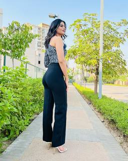 Fiza Chaudhary feet photo 16