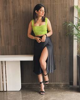 Fiza Chaudhary feet photo 3