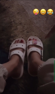 Fiza Chaudhary feet photo 18
