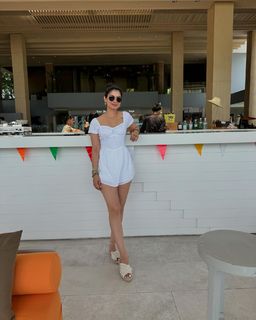 Fiza Chaudhary feet photo 17