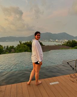 Fiza Chaudhary feet photo 11