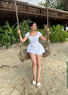Fiza Chaudhary feet photo 7