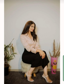 Fiza Chaudhary feet photo 5