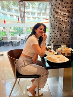 Fiza Chaudhary feet photo 17