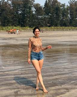 Fiza Chaudhary feet photo 6