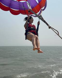 Fiza Chaudhary feet photo 4