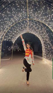 Fiza Chaudhary feet photo 10