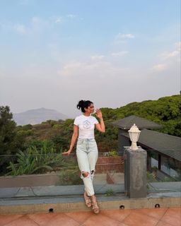 Fiza Chaudhary feet photo 10