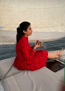Fiza Chaudhary feet photo 4