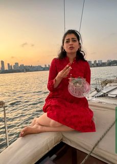 Fiza Chaudhary feet photo 3